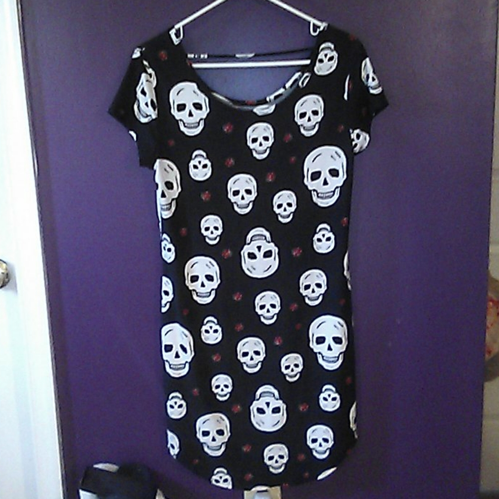 Black skull dress